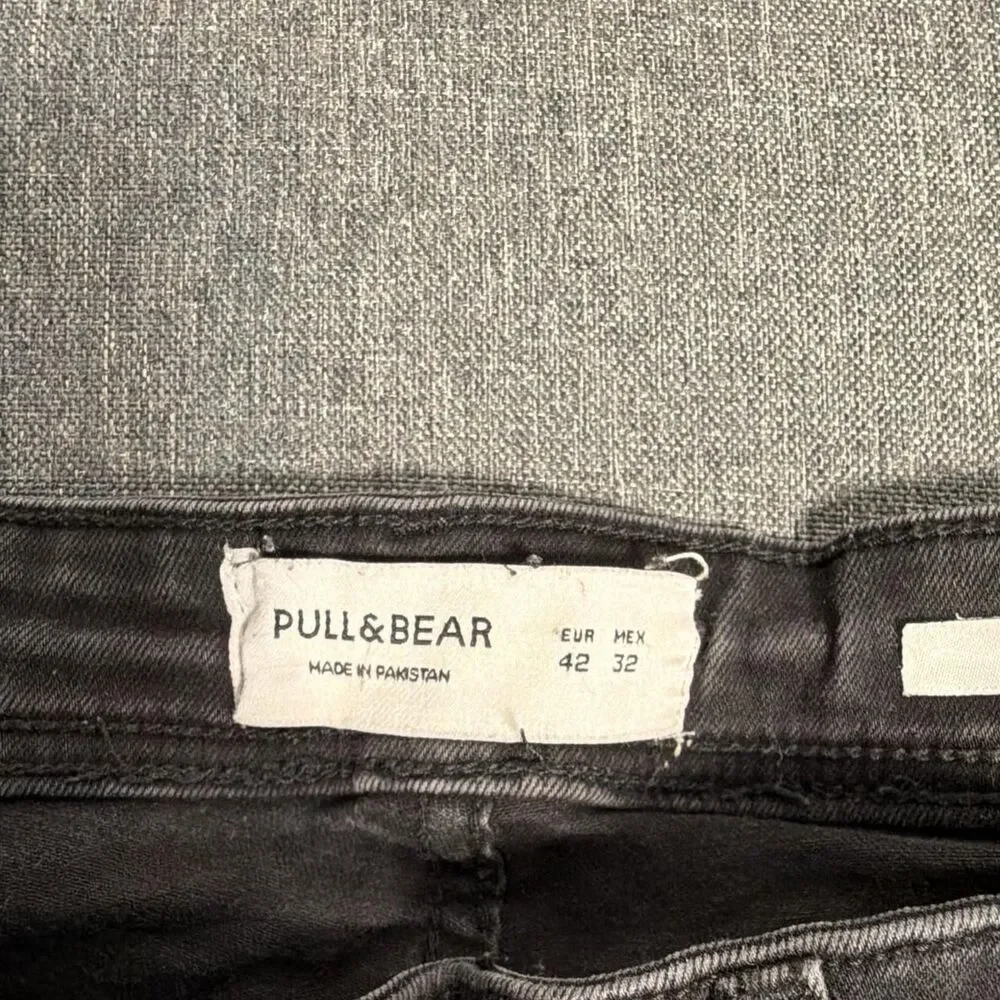 Pull-bear Men's Black Shorts